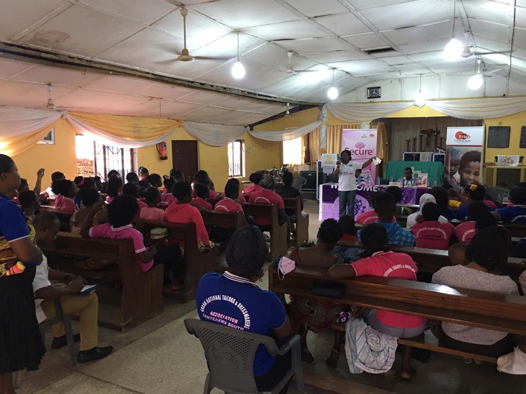 _TFHO's tweet photo. Family Planning Talks for the Ghana National Tailors and Dressmakers Association (GNTDA) happening now in Osino. #FamilyPlanning #CommunityEngagements #TGIF #tfho #protectorcondoms #securepills https://t.co/ZQ9agLXgSI