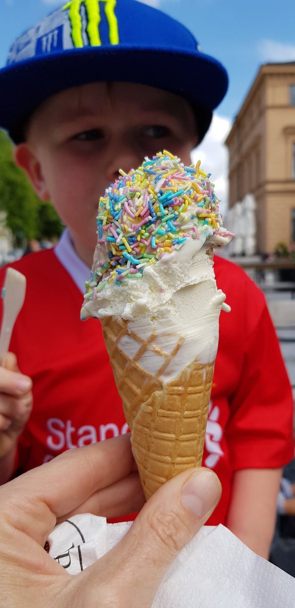 Ping <a href="/TobbeAhlgren/">Jan</a> <a href="/SamuelAnderssoh/">Samuel Andersson</a>