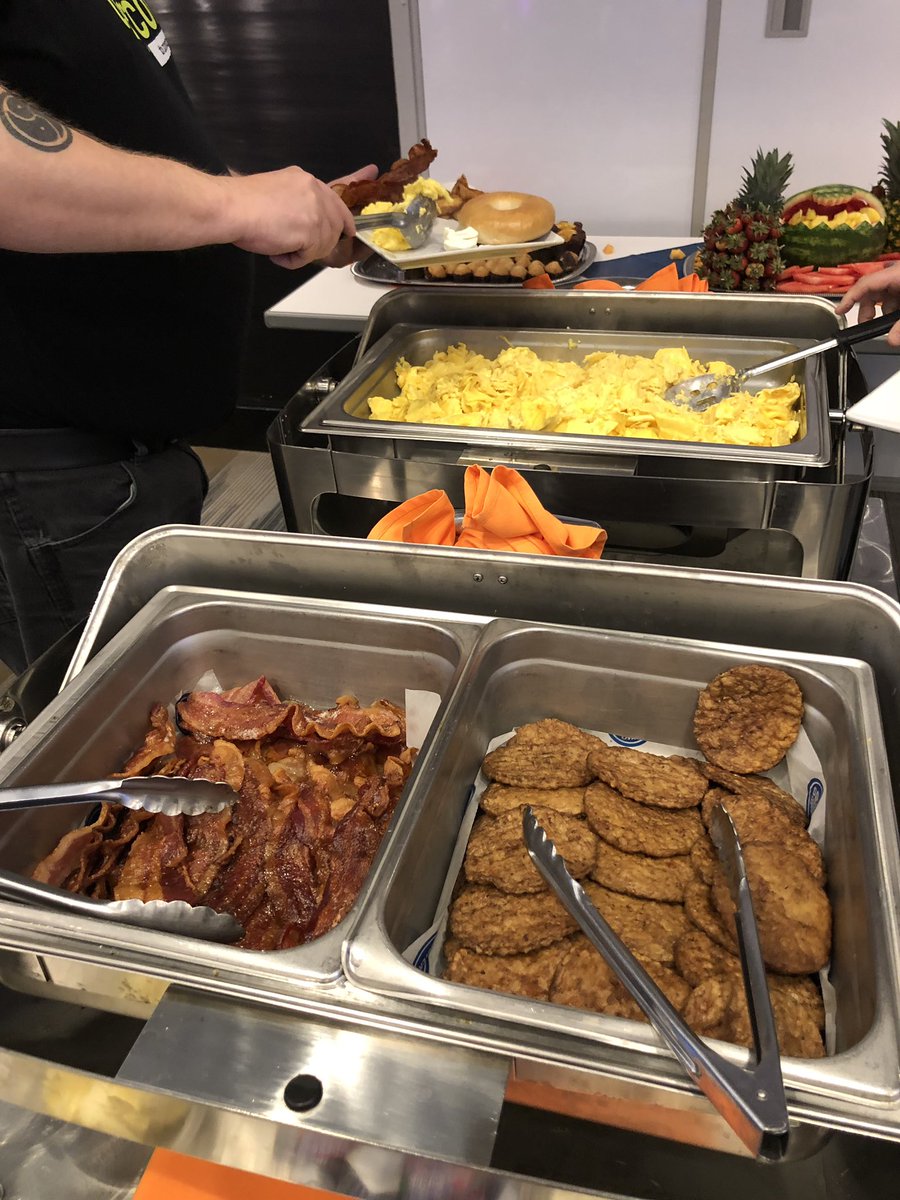 RichardKenyan's tweet photo. Our #vCommunity loves their HOT BREAKFAST in the morning at @BuffaloVMUG #BuffaloVMUG @DaveandBusters
Just look at all that #vBacon!
Plus a healthy snack ๐ https://t.co/dAJFqzaLdk