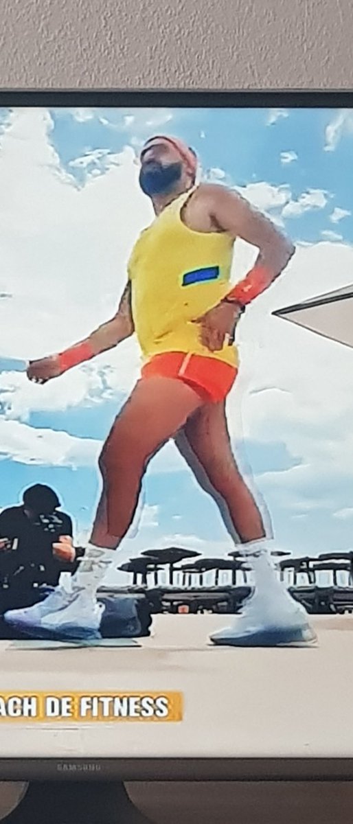 stephencreusy's tweet photo. #TPMPenTunisie on dirait une bouteille d'Orangina :
babaOrangina 🤣😂
@Cyrilhanouna
@kelly_vedovelli 
@Mdelormeau 
@jmmaireofficiel https://t.co/GrJzLxPDf2