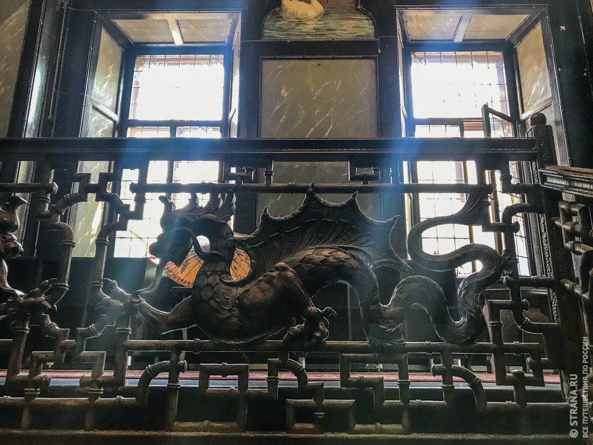 StranaRu's tweet photo. Подарок для невесты.  

Один из ярких архитектурных памятников центра Казани — здание, в котором располагается Национальная библиотека Татарстана. Этот великолепный особняк известен как Дом Зинаиды Николаевны Ушковой. 

https://t.co/dFD5nYAqHV https://t.co/O8uZS4WiON