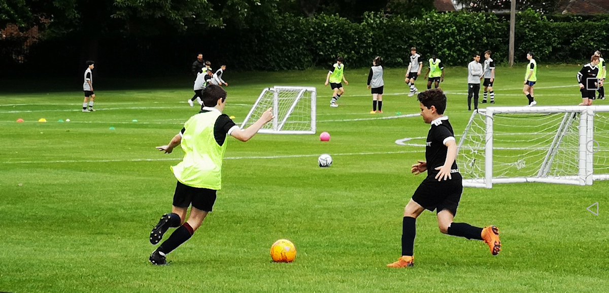 PPS_Sports's tweet photo. Lloyd Day on the attack! @PPS_Sports @year7pps @davidbradbury31 https://t.co/OyyslfTEkF