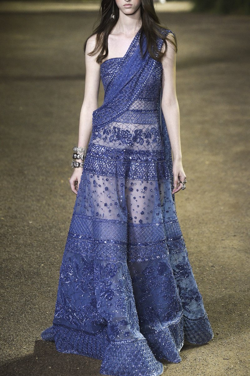 couturegalaxy's tweet photo. elie saab’s spring 2016 couture คอลเลคชั่นนี้คือการผสมผสานองค์ประกอบแบบวิคตอเรียเข้ากับสไตล์อินเดียดั้งเดิม ดีเทลสวยมากด้วยย https://t.co/TOF99hgTB4
