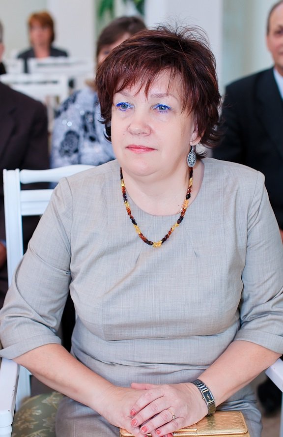 Вчера Валентина Юрьевна Жданова сообщила коллективу нашей больницы о решении уйти на заслуженный отдых. Для нас это очень грустный момент. Всегда сложно расставаться с коллегами, с которыми бок о бок работал много лет.