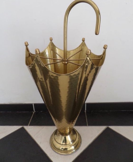 View image on Twitter