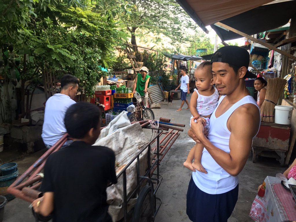 Borussia Dortmund Good Guy Alert Shinji Kagawa Recently Took His Time To Travel To The Philippines To Mentor Educate And Play With Local Kids Class T Co Lyfl5zs4cy