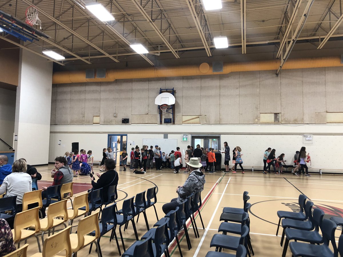 ES_Skyhawks's tweet image. Kids are all set. Let the Talent Show Begin!!! #ESSPride #SoMuchCourage #ThankYouParents #AmazingKids