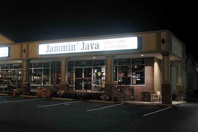dbbogart's tweet photo. Tonite! We’re @jamminjava in Vienna, VA w Dan Leonard, @Eric_J_Scott, Mike Aubin // @DMVFollowers @DCMusicReview @SWVACulturalCtr @NiteMusic1 https://t.co/IRHeBdmlKF