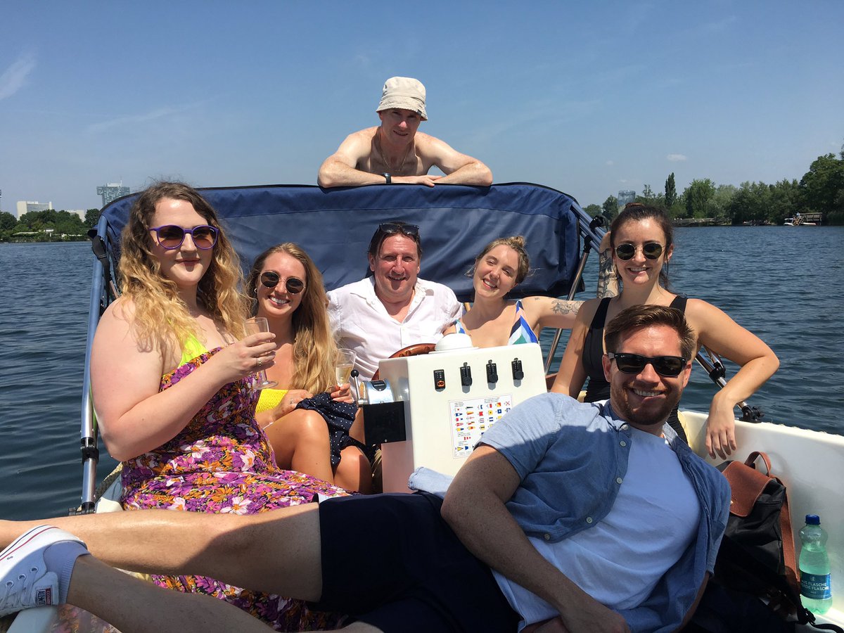 _vienna_info_'s tweet image. This is what it looks like when British journalists spend a Friday morning on Vienna’s Old Danube. #RubyHotels @martinhesp @geekwithoutchic @RebeccaBarChick @RubyHotels @HillsBalfour