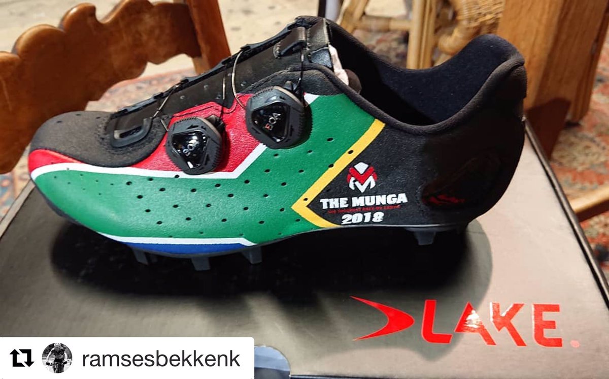 MTBteam_com's tweet photo. Real special prize for Ramses and memory to  @TheMungaMTB 👌🏻 🇿🇦
Great job @LakeCycling !
#shoes #cyclingshoes  #mountainbike #mtb #themunga #munga https://t.co/gXmniCkfkD