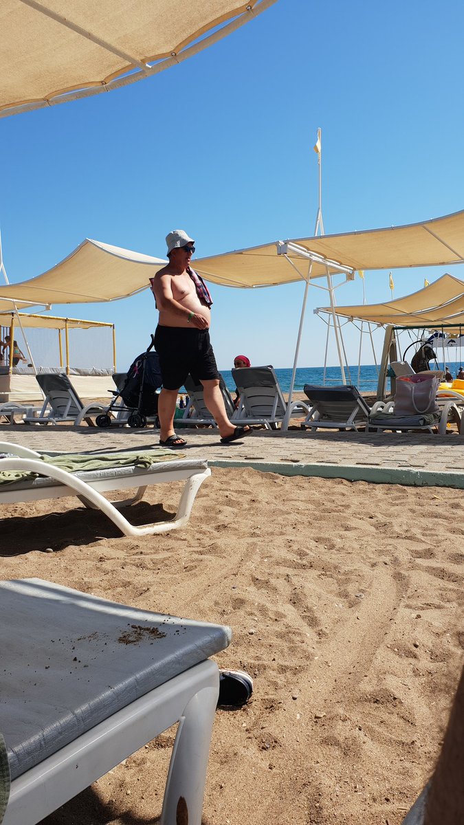 #Hutbürger
Ich hab ihn gesehen .. der macht Urlaub.