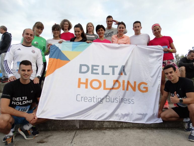 Delta_Holding's tweet photo. Pitali smo kolege iz #DeltaRunningTeam-a zašto trče i šta imaju od toga. Odgovore čitajte na našem blogu #blog #trcanje - https://t.co/Dw1gk4E6bw https://t.co/RsqBc125vy