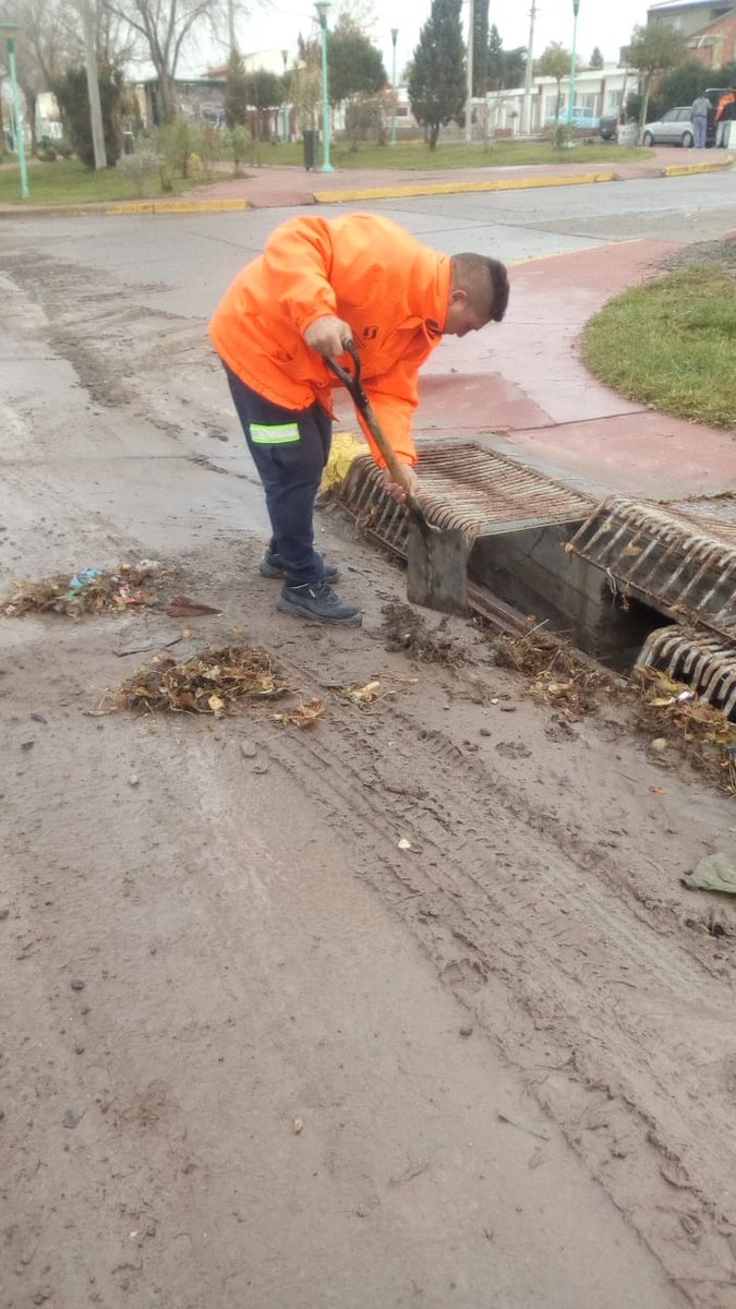 DefensaCivil_Tw's tweet photo. Defensa Civil, desde primeras horas de la mañana. Realizando recorridos por la ciudad. https://t.co/OxbP4m2R0o