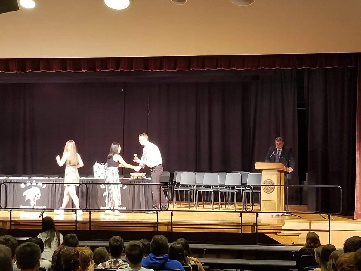 umsfreshmen's tweet photo. We are so proud of our amazing Warriors heading off to South. Today we honored their accomplishments and celebrated their time spent at Unami over the last three years. #UnamiPride #SouthSide #CBSDProud #classof2022 @CBUnamiMS https://t.co/JZzHiK5ntM