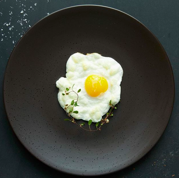WalkingMatters's tweet photo. For today’s operators, successful breakfast service means offering unique menu choices that elevate even the most common menu staples.
📸: @OneidaFS's Lava Collection
#TabletopMatters
#oneida #oneidafoodservice #foodservice #oneidafs #serveperfectly https://t.co/U2Zxh73yZ0