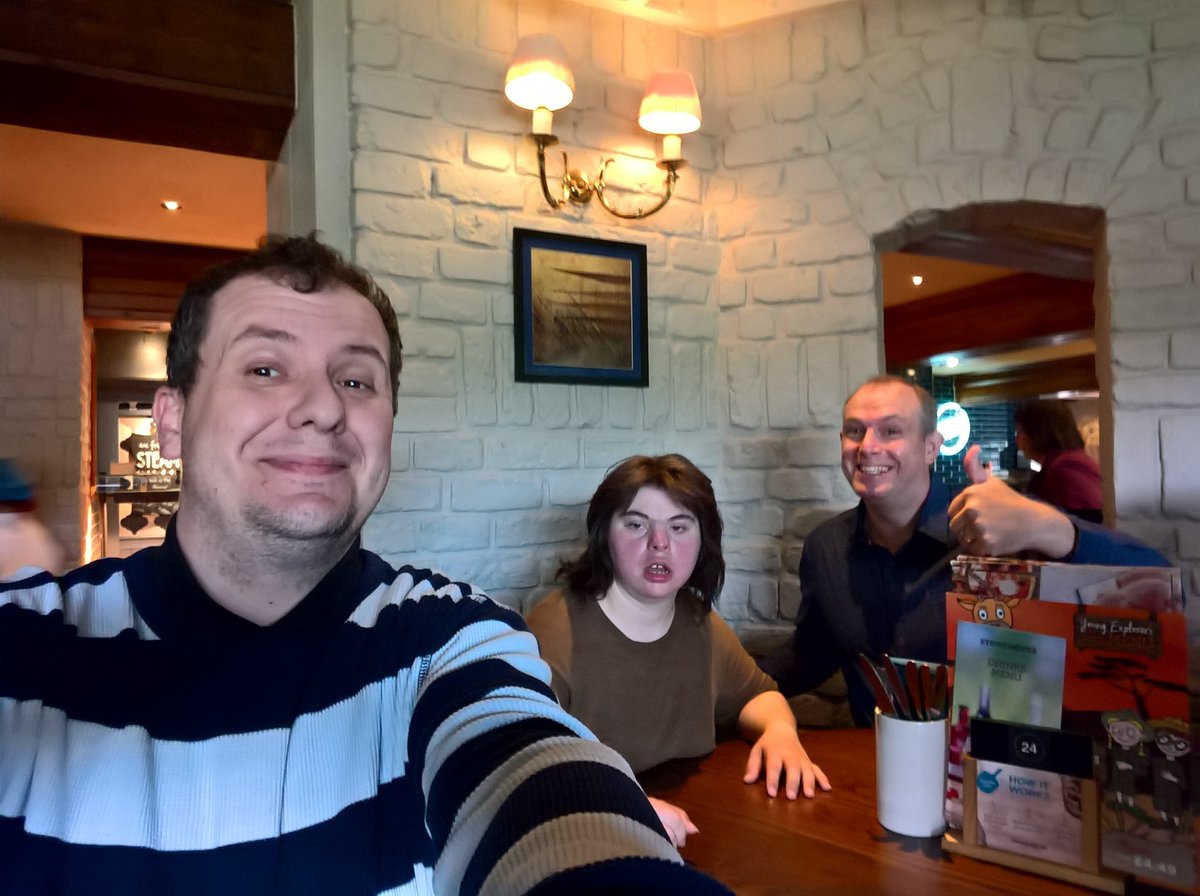 DamienMencap1's tweet photo. Ruslip lido day trip part 2 
#friendship #socailinclusion #makingnewfriends https://t.co/VQQm5WAa9v