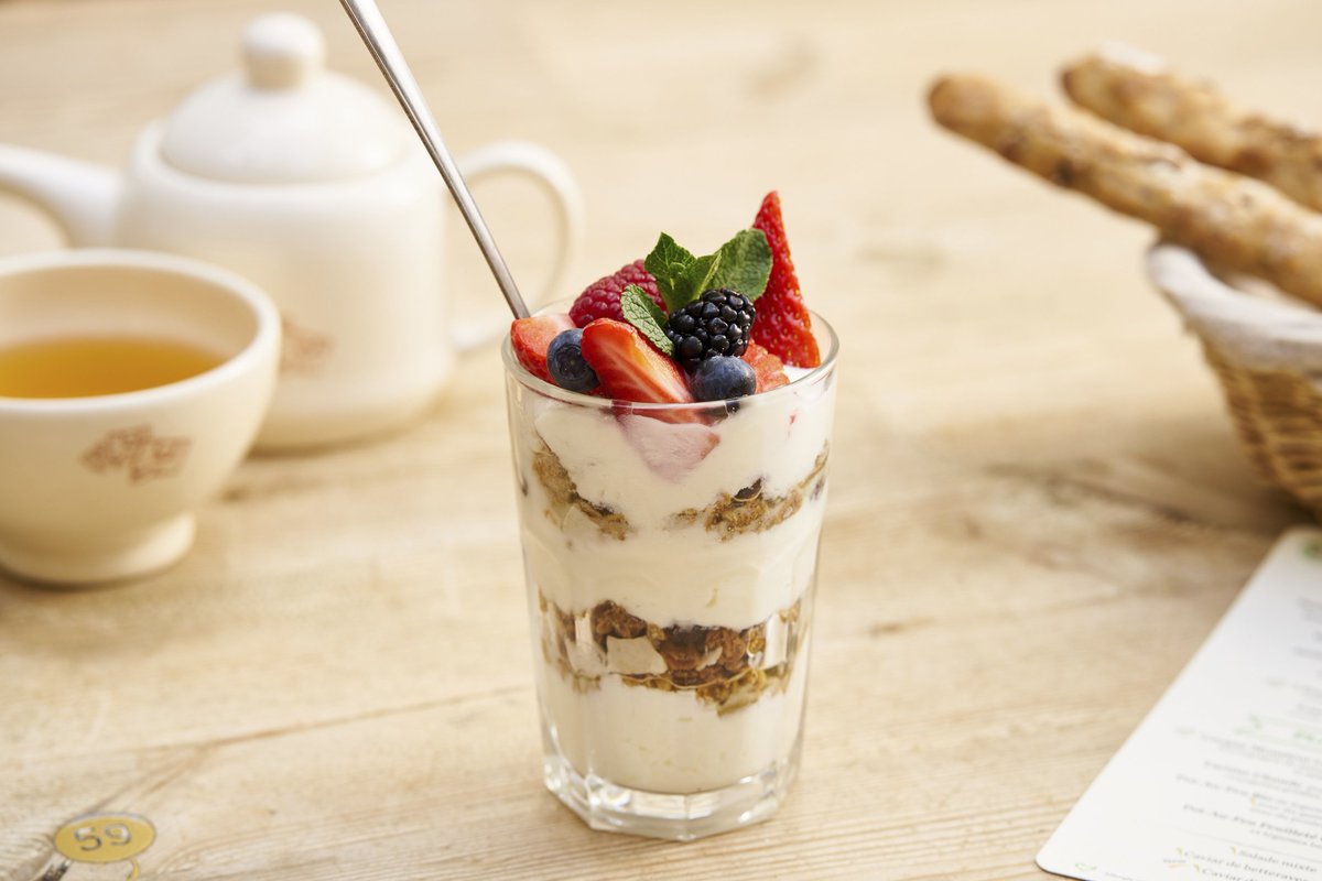 'Parfait' in French means 'perfect'. Seems perfectly fitting to us. 
#GranolaParfait  #LPQbreakfast