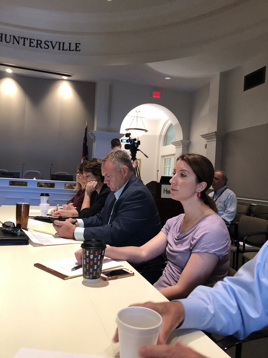 PatCothamMeck's tweet image. In @HuntersvilleGOV attending Meeting on #OcularMelanoma cluster in North Meck. @MIBales @NatashaMarcusNC @ChristyClarkNC Mayor John Aneralla leads the discussion. #SeriousIssue #ManyQuestions