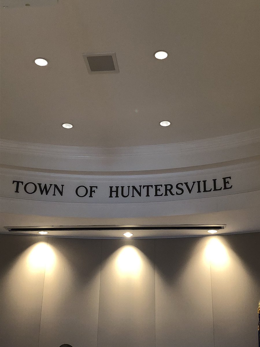 PatCothamMeck's tweet image. In @HuntersvilleGOV attending Meeting on #OcularMelanoma cluster in North Meck. @MIBales @NatashaMarcusNC @ChristyClarkNC Mayor John Aneralla leads the discussion. #SeriousIssue #ManyQuestions
