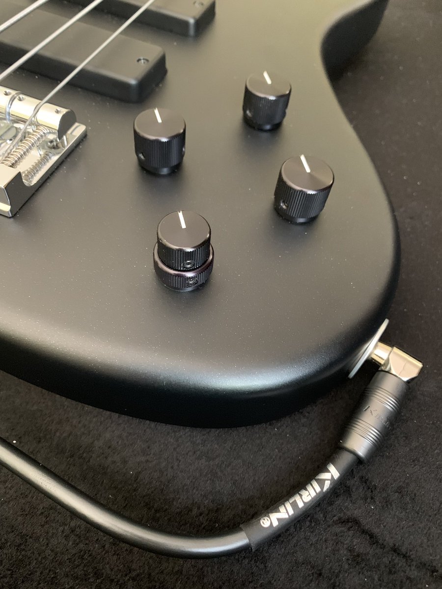 J0EYKUN's tweet image. Satin Black &amp;amp; Chrome w/ @SadowskyGuitars &amp;amp; @KirlinCable #sadowsky #sadowskynyc #kirlincable #kirlinartist #instrumentcable #bassguitar