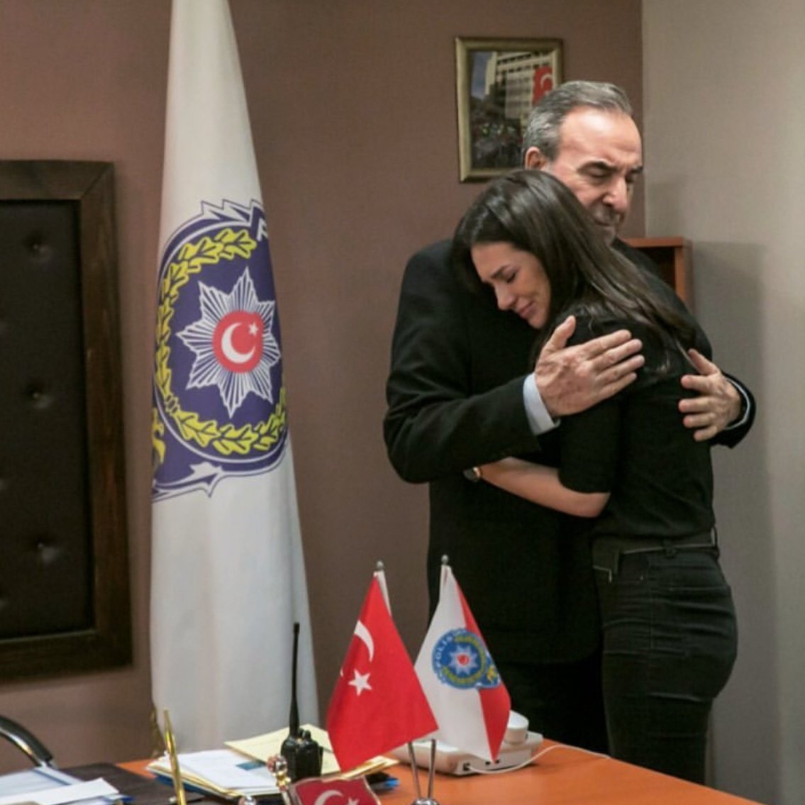 hanvolfc's tweet photo. Bu bölüme, bu acıya yürek dayanmaz💔 Hoşçakal #bogacaksoy , hoşçakal #basakatici ve hoşçakal #hanvol .Dizide az gözüküp, üstelik yan rol olup kendinizi bu kadar sevdirmeniz çok güzel bir başarı.Yolunuz açık olsun. Sizi seviyoruz❤ #ArkaSokaklar https://t.co/OkGN23sWWD