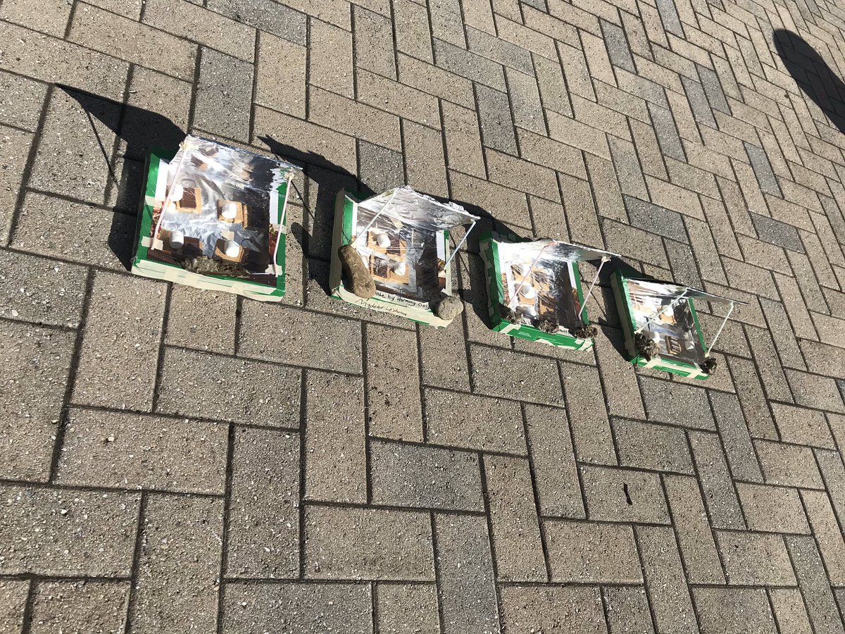 noyceinternsXU's tweet photo. Time for the Astronomical Astronauts to utilize their homemade solar ovens to toast some yummy s’mores 😋🍫🌞 https://t.co/zLcxCVwwD5