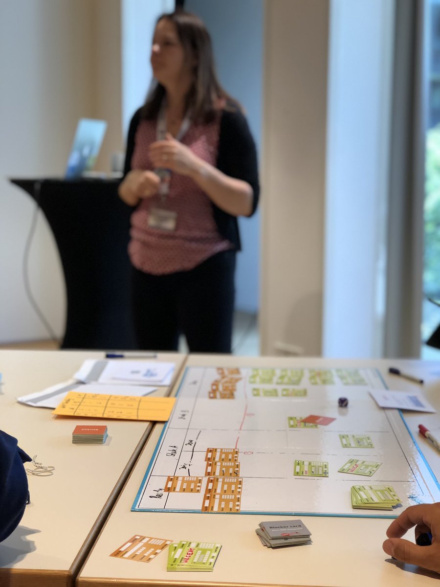 Learning about a powerful #Kanban technique - capacity allocation using <a href="/OkaloaFlowlab/">OkaloaFlowlab</a> at #KLR19 with <a href="/SusanneBartel/">Susanne Bartel</a>