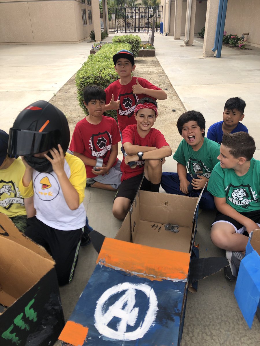 MissBoniface4's tweet photo. I love box car derby day! These 4th graders worked hard on their cars and had a blast racing them even when they instantly fell apart. They also tried to pull their teachers. Which ended hilariously. @LMSCamarillo @PVSDCamarillo https://t.co/t5qm2UzWkL