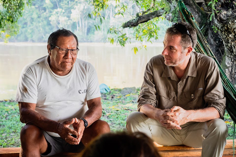 WWFFrance_Press's tweet photo. [REPORTAGE 4/4] "Il faut arrêter tout ce qui permet aux orpailleurs de travailler, s'attaquer à la logistique", estime le Grand Man de Twenké, chef suprême des améridiens wayanas. "Je veux juste voir l'eau redevenir plus propre". #WWF https://t.co/L2fmuVnOB8 via @afpfr https://t.co/O88Hh8lZl2