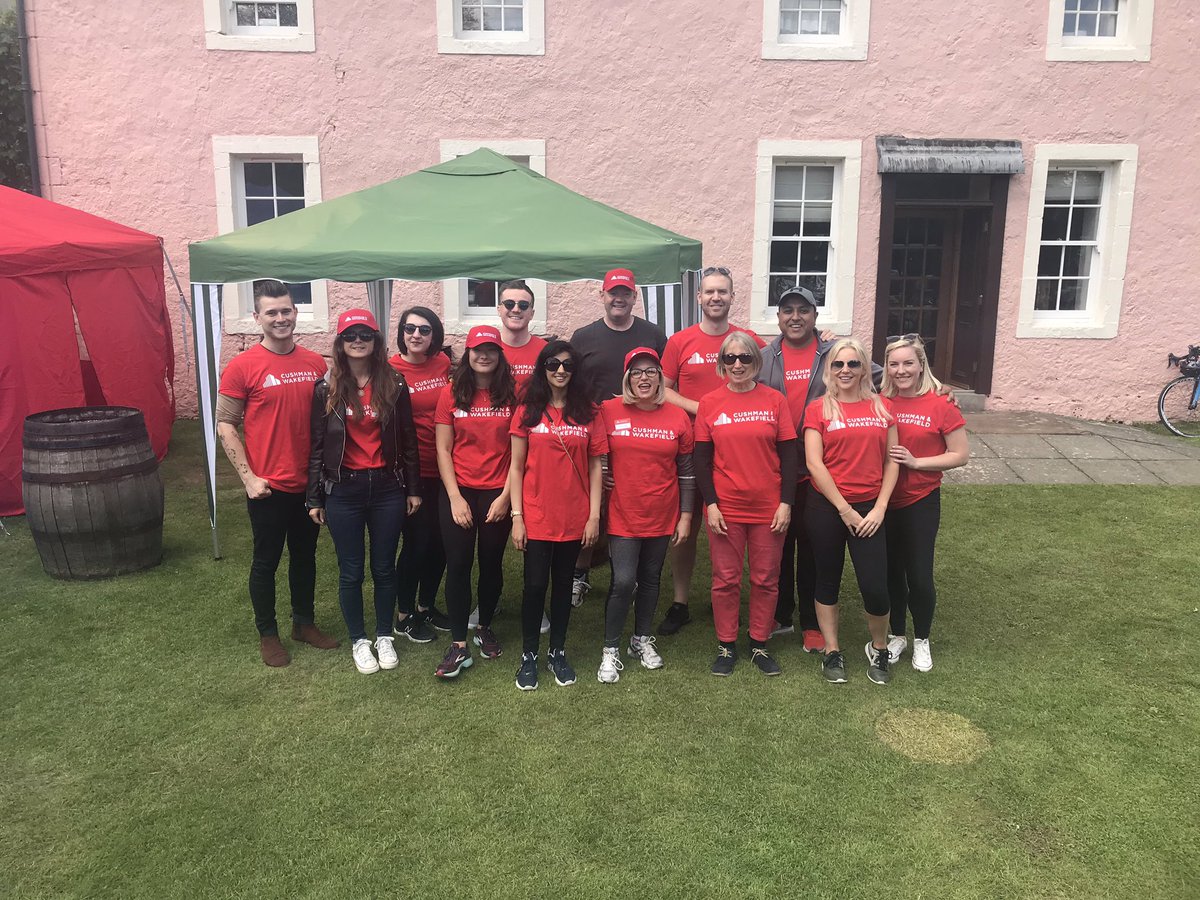 robwchallenge's tweet photo. @CushWake volunteers at #RWAC2019 for #samh https://t.co/EmGrN6SGxe