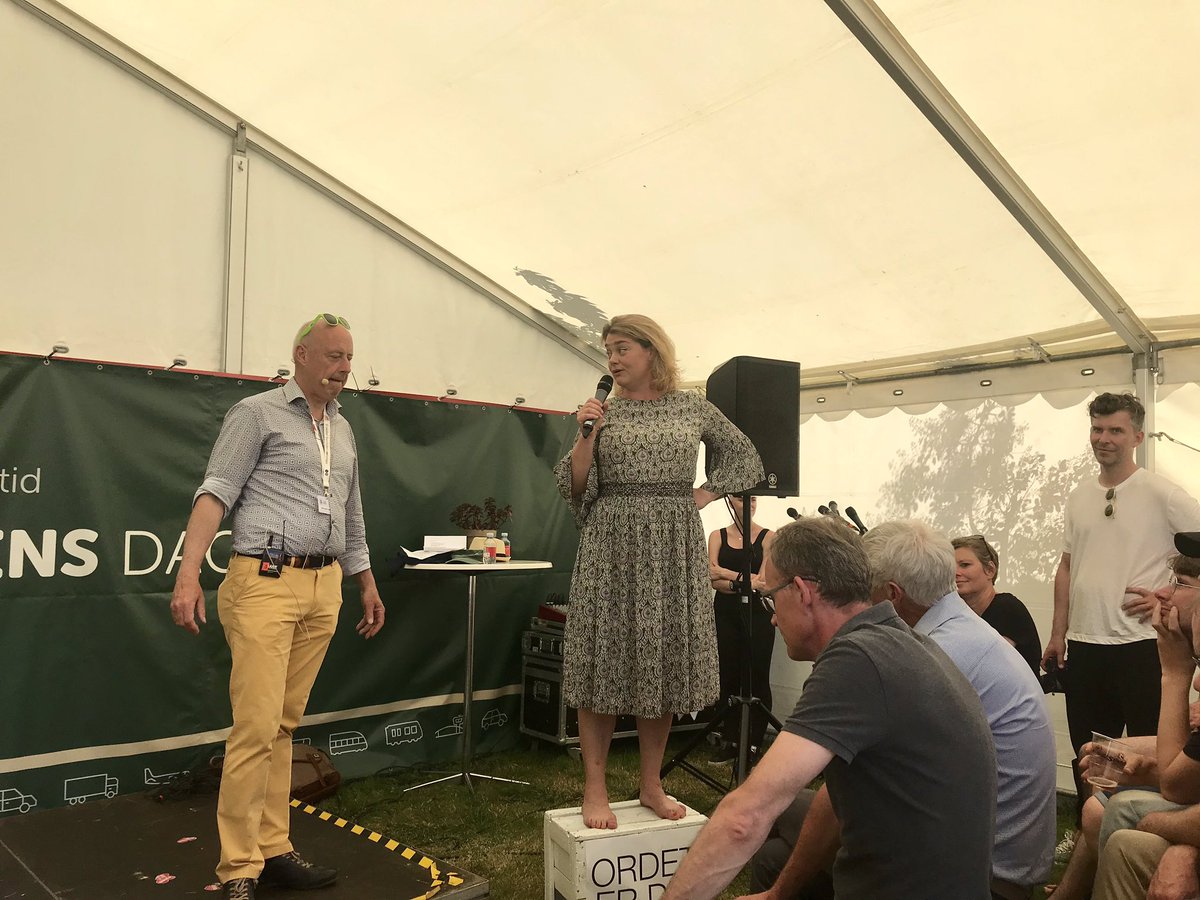 COWIdk's tweet photo. “Passagerer er også (klima)forbrugere. Stort flertal af buspassagerer vil gerne køre grønnere. Men for at flytte flere over i den kollektive trafik, skal vi have et bedre produkt.” #ordeterdit på #fmdk med @MisvSvane og @mknoerrskov om fremtidens grønne transport. https://t.co/yoUUkZ0MWk