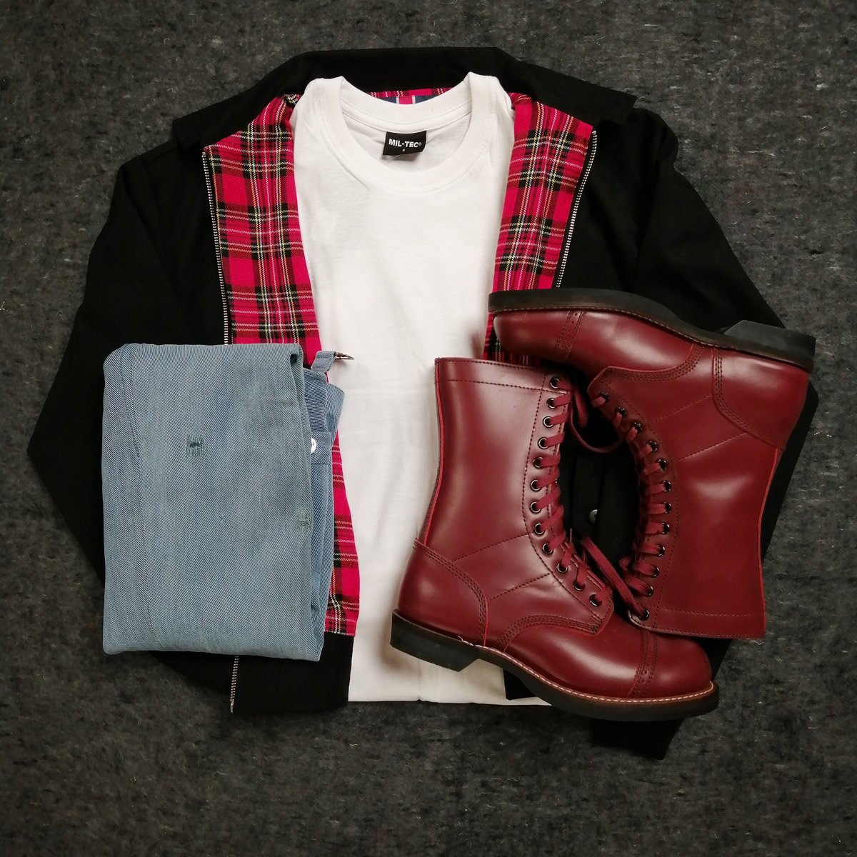 EpicMilitaria's tweet photo. Feeling Ska? We've got you covered. Swiss Worker Trousers, Plain White Tee, Paratrooper Boots and soon to be live, Blouson Jackets will have you looking the part in no time. #ska #twotone #mod #skinhead #thedualers #usaaf #madness #specials #militaryfashion #surplusstyle https://t.co/oiJn9PBjDB