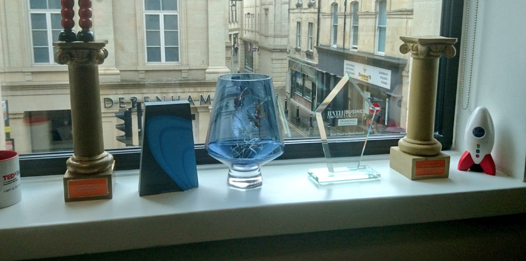 impcom_'s tweet image. The @rocketmakers trophy shelf before last night's @CreativeBath awards, and after!