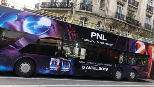ryadinho15's tweet photo. Quand JUL essaye de recopié PNL mais ya un problème de budget. https://t.co/97SFwSwvIk