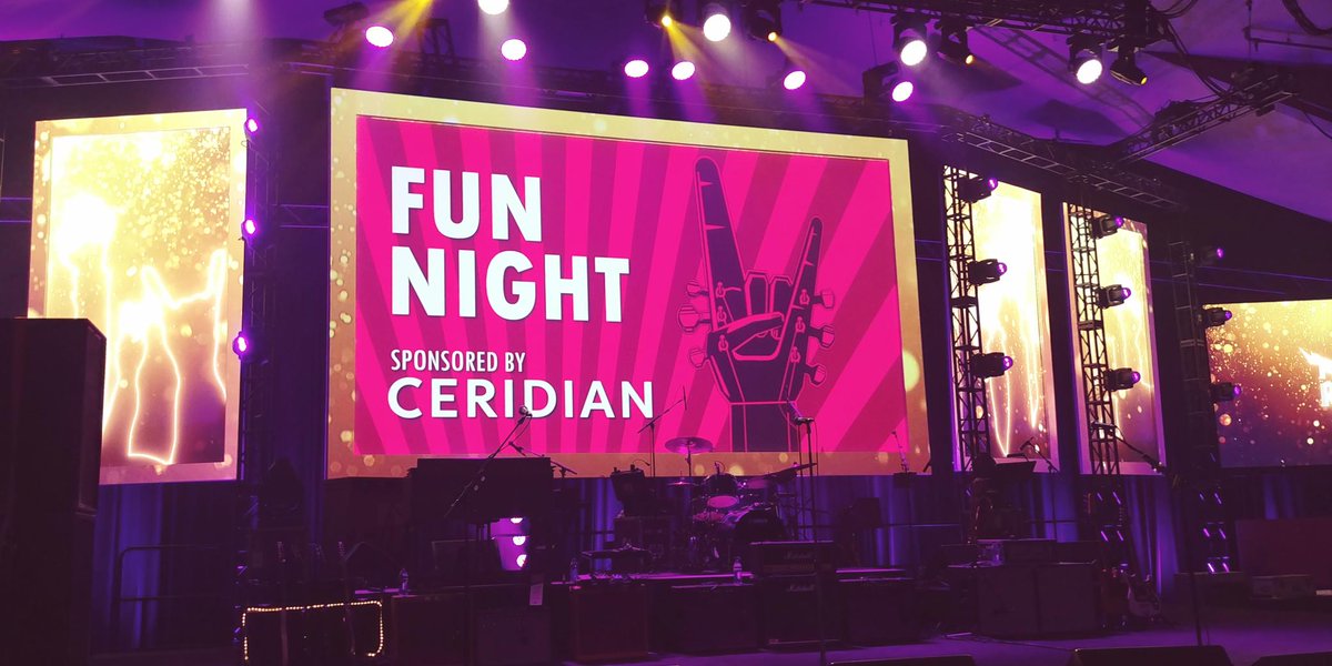 Ceridian's tweet photo. Great moments from last night's 'Fun Night' at the Canadian Payroll Association's (@cdnpayroll) conference. #PayrollRocks #MakesWorkLifeBetter https://t.co/BUgiMxZtxp