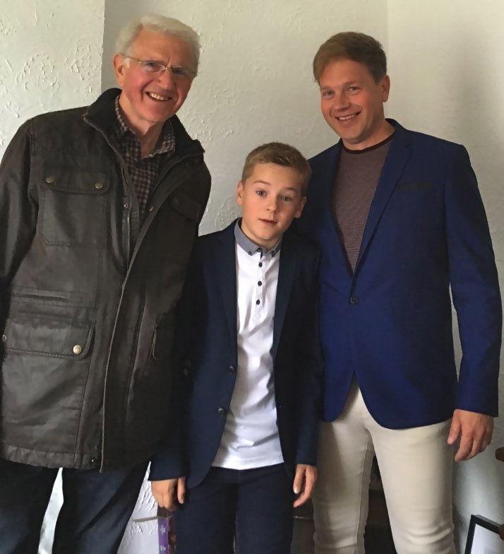 Adrian_Fountain's tweet photo. Early fathers day present last night to see 'Walk Right Back' at Hull City Hall https://t.co/QdcFZhRMHJ