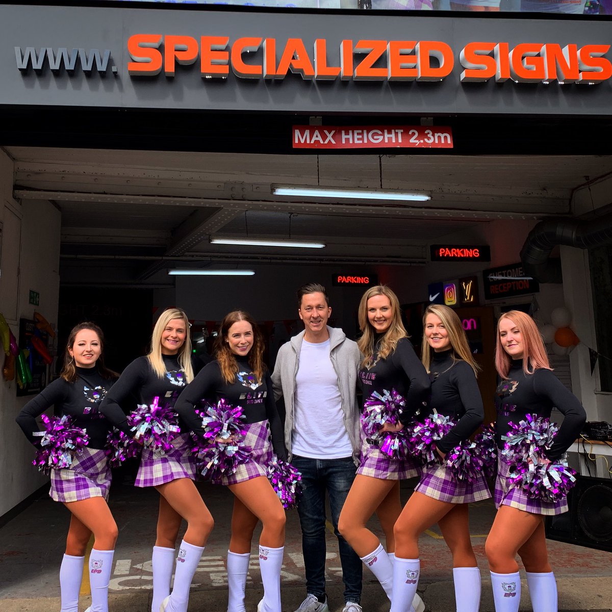 The entertainment have arrived <a href="/Barriestweeting/">Barrie Wilkins 🎙🎧</a> <a href="/eliteprodance/">Elite Pro Dance</a> keeping the party going celebrating 10 years in business!