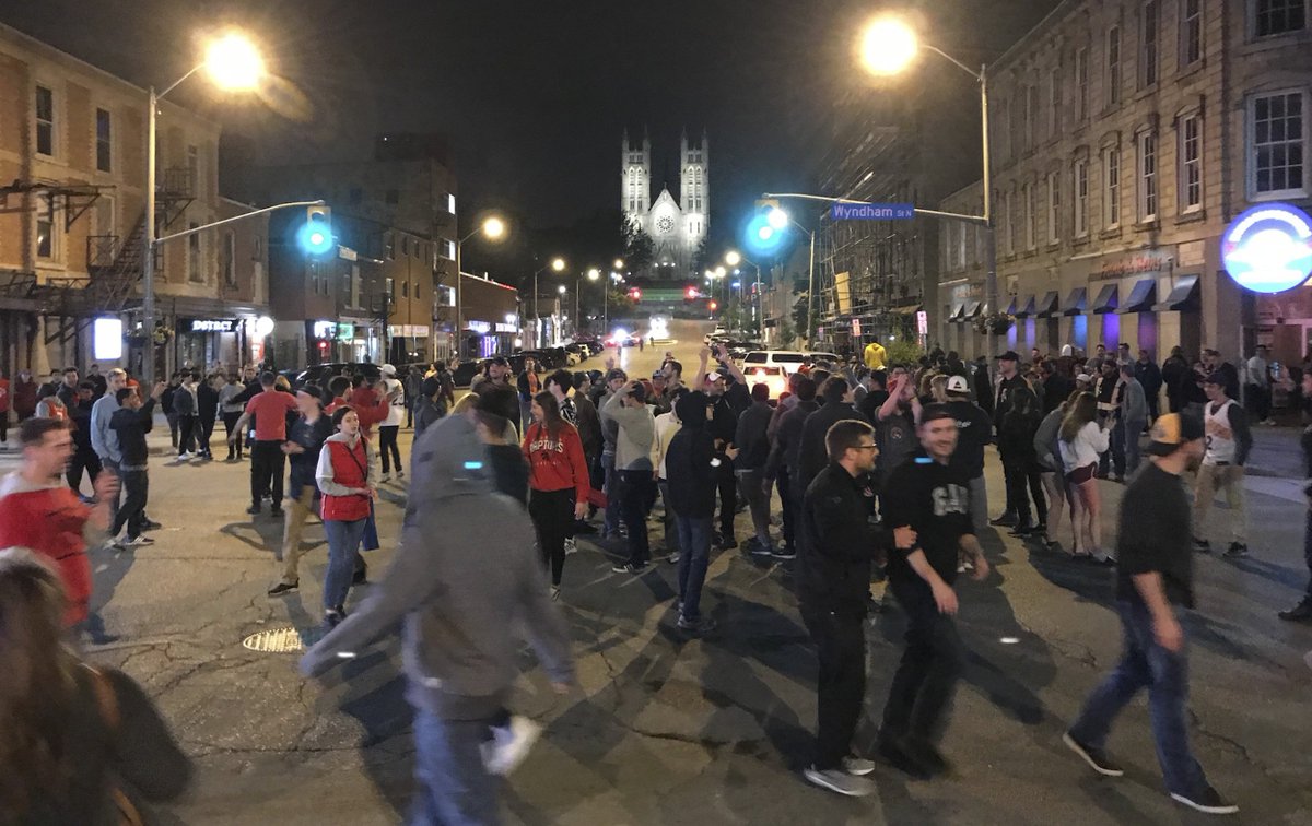 MercuryTribune's tweet photo. Many Guelphites watched the Raptors' big win from #RaptorsSquare in downtown Guelph. Here are some moments captured by you from last night.
https://t.co/qzwBfJ0FD8 https://t.co/HkDVIbNIhW