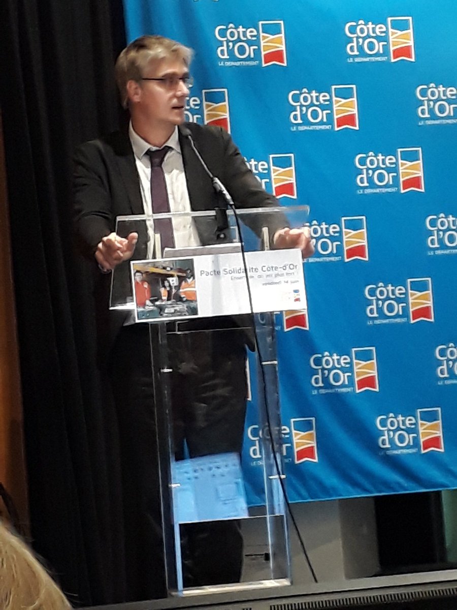 RichardColarde2's tweet photo. Pole Emploi  à la signature du Pacte solidarité Cote d or avec  le Président du Département François SAUVADET et Olivier NOBLECOURT Délégué interministériel à la prévention de la Pauvreté . Pole Emploi acteur du retour  vers l emploi de nos concitoyens les plus fragiles. https://t.co/Yr8W4rvhn6