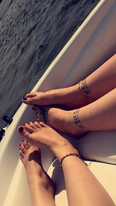 1 pic. What’s better than my feet? Me and my sisters.❤️ you’re welcome 😘🥰 #feetlovers #sisterfeet #feetpicsforsale