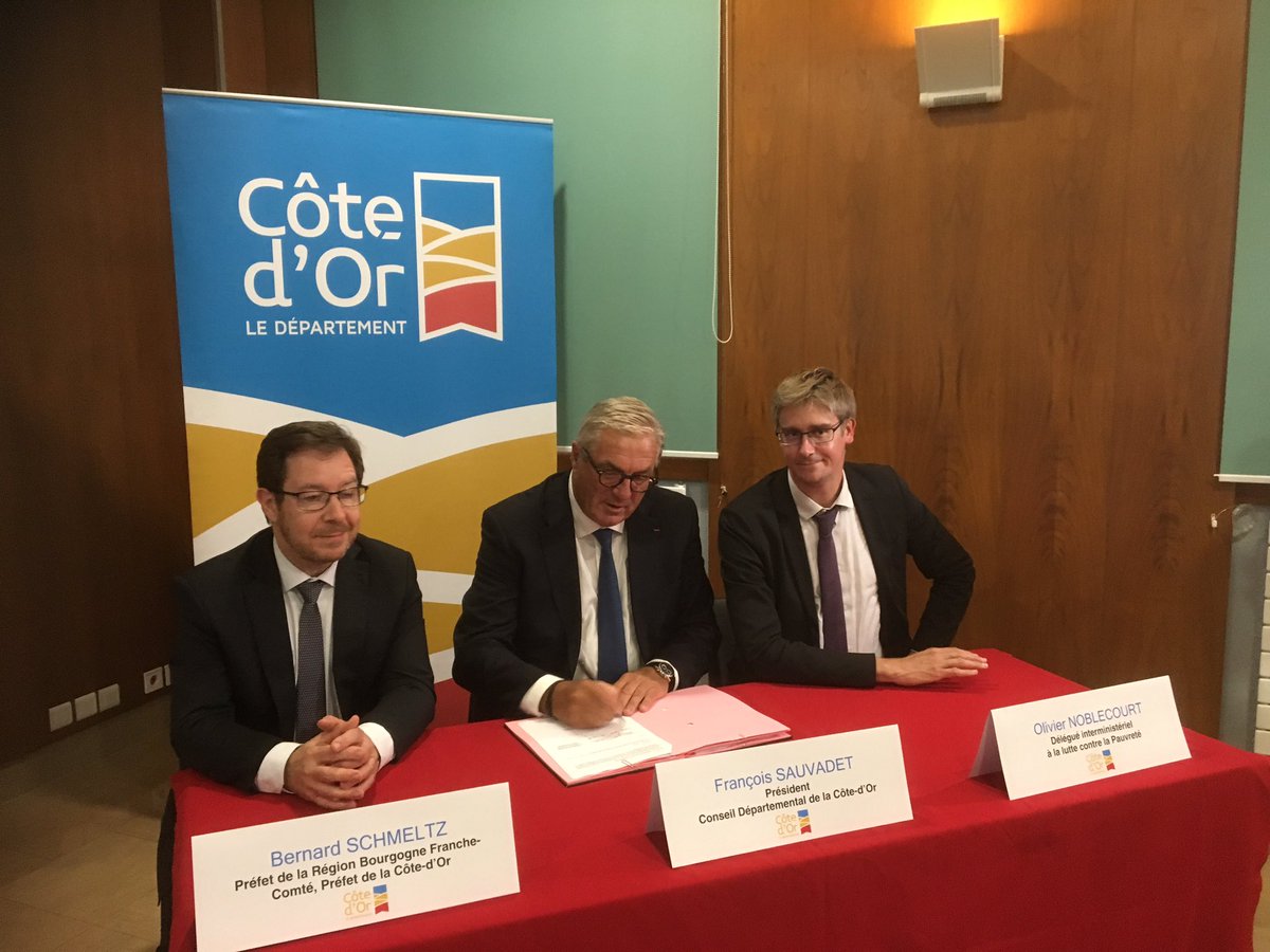 Delegpauvrete's tweet photo. Les acteurs locaux mobilisés pour donner de la matérialité immédiate à ce partenariat État @CD_CotedOr au bénéfice des plus démunis. #StratégiePauvreté. https://t.co/6O0SAE7z8p