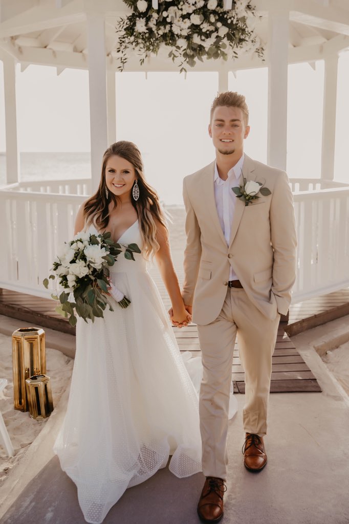 griffin_stevens's tweet photo. 6.12.19 I got to marry the most beautiful bride I’ve ever seen 👰🏽 https://t.co/4B2r39vbth
