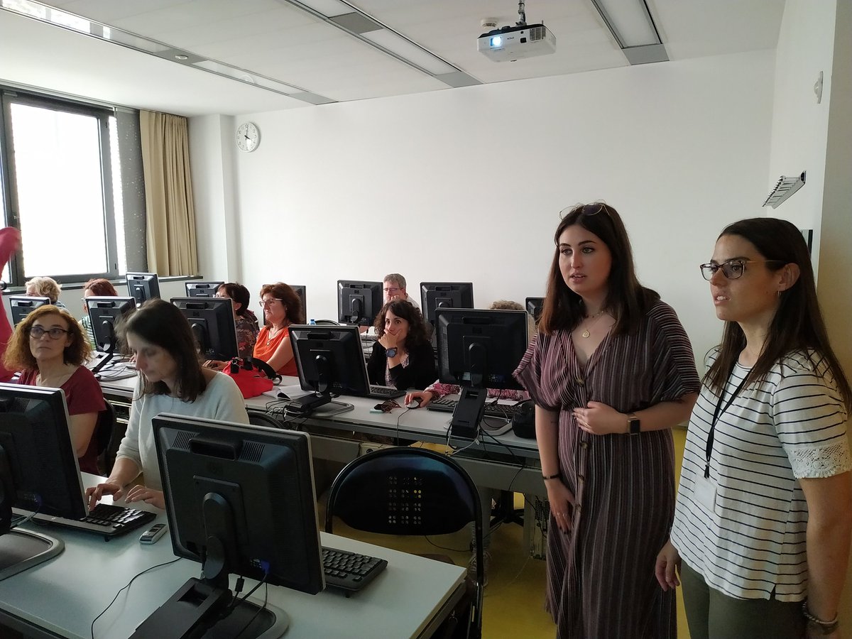 LCATMon's tweet photo. Taller de #Bioinformatica del curso #TeachAndFly de #MelanogasterCTF 1a Red Europea de #cienciaciudadana en #Genomica de la adaptación de @LCATMon @GonzalezLab_BCN con profesores de #IES de #Valencia #Andalucia #Navarra #CastillaLaMancha #Aragón #Catalunya https://t.co/QTKPSaicSz