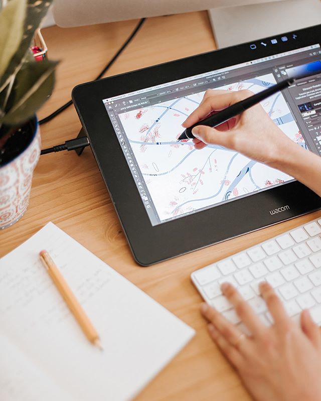 LaMouetteF's tweet image. 🖥 Lorsque je dessine en story je reçois souvent beaucoup d’interrogations de votre part à propos du matériel que j’utilise, si j’en suis satisfaite, ce que je recommande… côté bureau lorsque je travaille sur mon ordinateur, je travaille le plus souve… bit.ly/2Igci4M