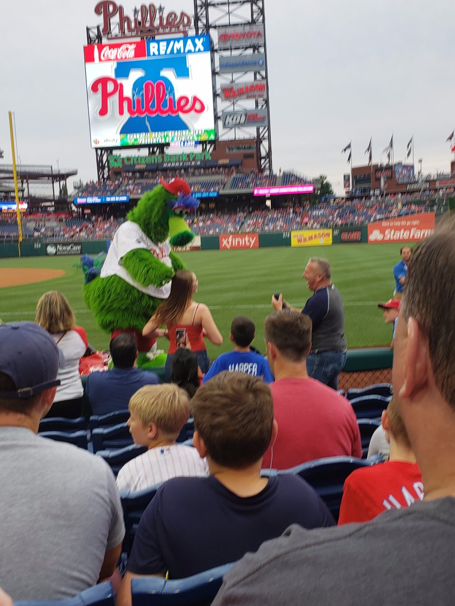 newbornnurses's tweet photo. Joe, the winner of the Nurses Appreciation Week Phillies tickets, got to take his grandson to the game. Looks like they had an amazing time. Congratulations, Joe!
#nurseappreciation #nurses #phillies #nurselife #citizensbankpark https://t.co/9MqNeZHvoK