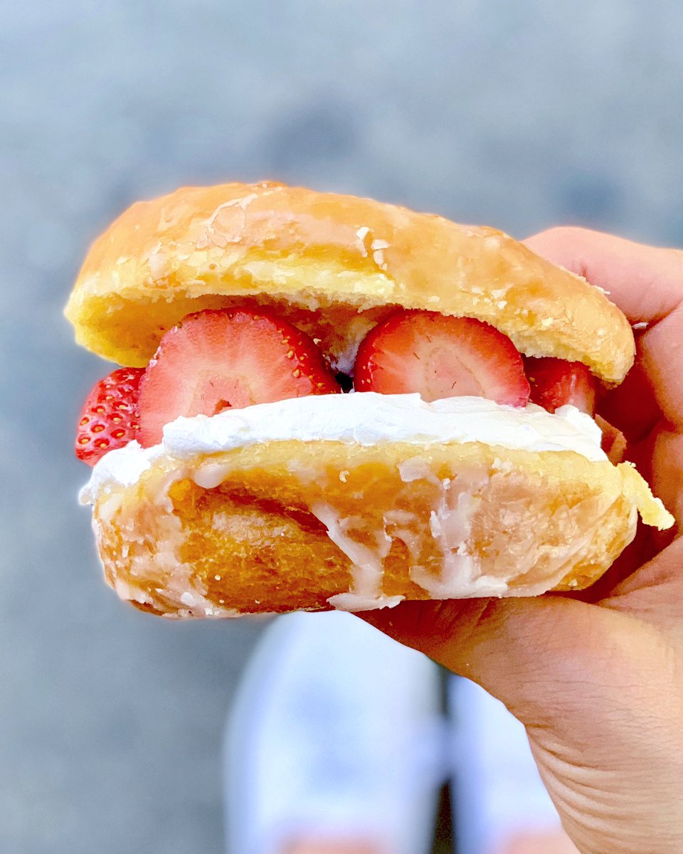 Donut Friend (@donutfriend) on Twitter photo Never Saw It Coming #tigersjaw #strawberrylab (📷: <a href="/MakeDamnSure/">jen dodaro</a>) Never Saw It Coming #tigersjaw #strawberrylab (📷: <a href="/MakeDamnSure/">jen dodaro</a>)