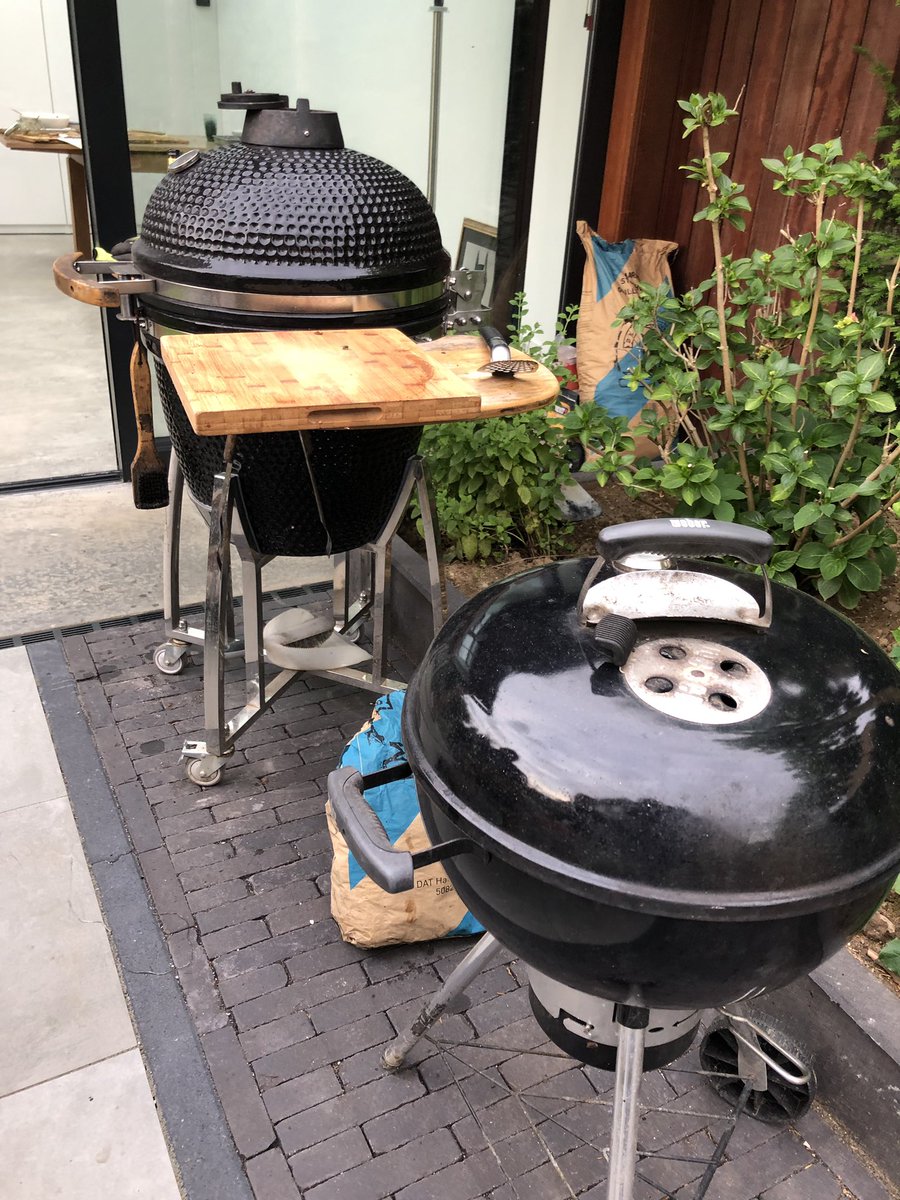 Ducotadvies's tweet photo. Ducot-BBQ bij Weber-grill-master @loovander 🥩🍗🍺 https://t.co/yuVcs3f5KO