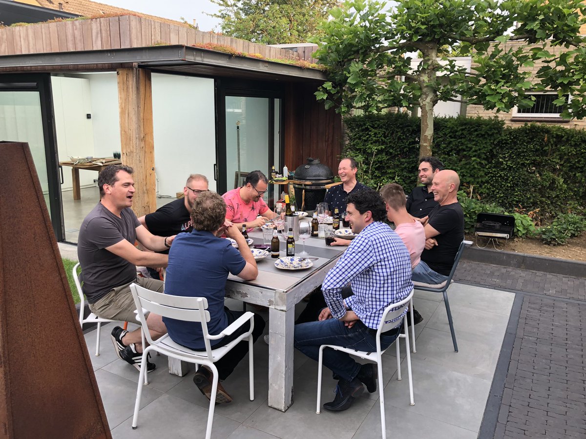 Ducotadvies's tweet photo. Ducot-BBQ bij Weber-grill-master @loovander 🥩🍗🍺 https://t.co/yuVcs3f5KO