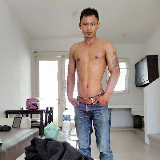 FerryPijat1's tweet photo. Malam yg mau pijat capek2 wa aja 082301133555 no homo no gay pijat kesehatan Surabaya https://t.co/kLhx0pBip2