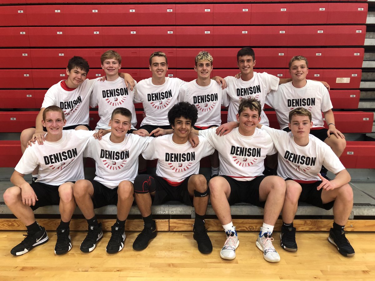 caleb_truth_'s tweet photo. OT tournament champs‼️ #brellas https://t.co/ttRzDwNSVp